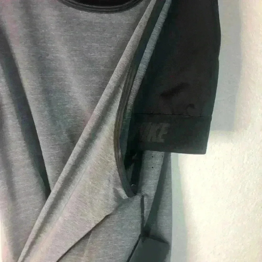 Nike convertible gray black tank built in sports bra size Small NWT